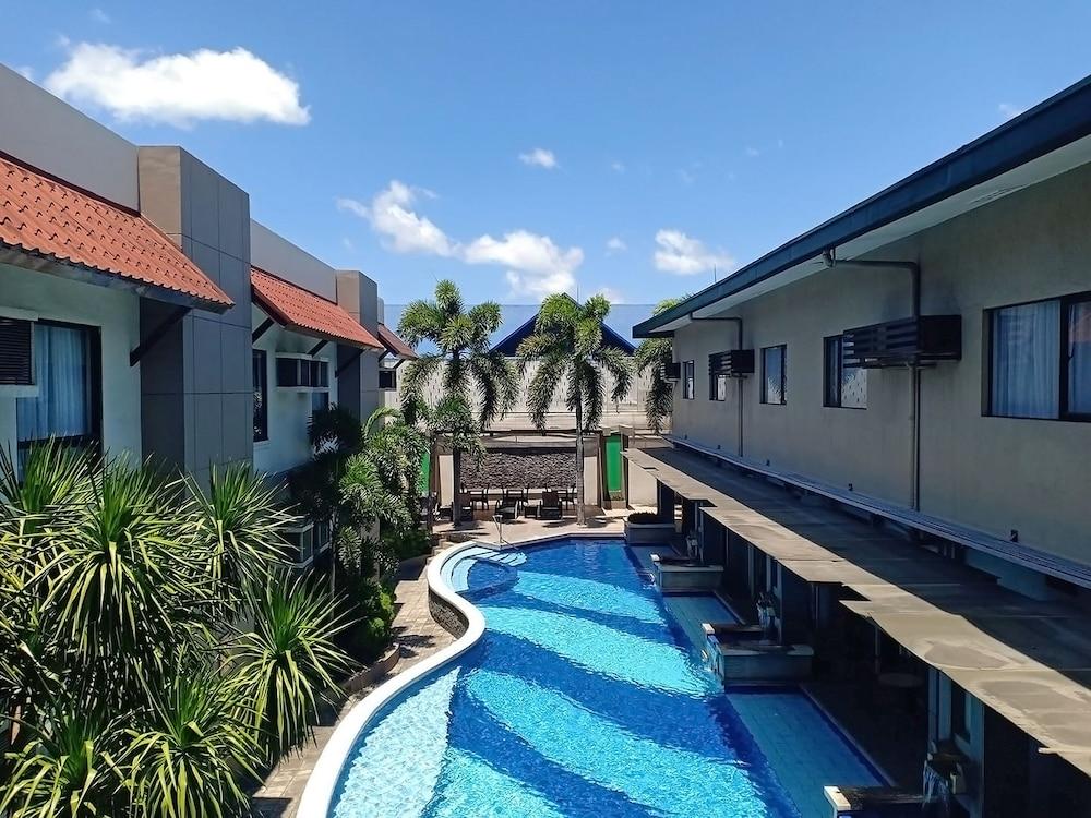 Circle Inn Hotel&Suites Bacolod Exterior foto