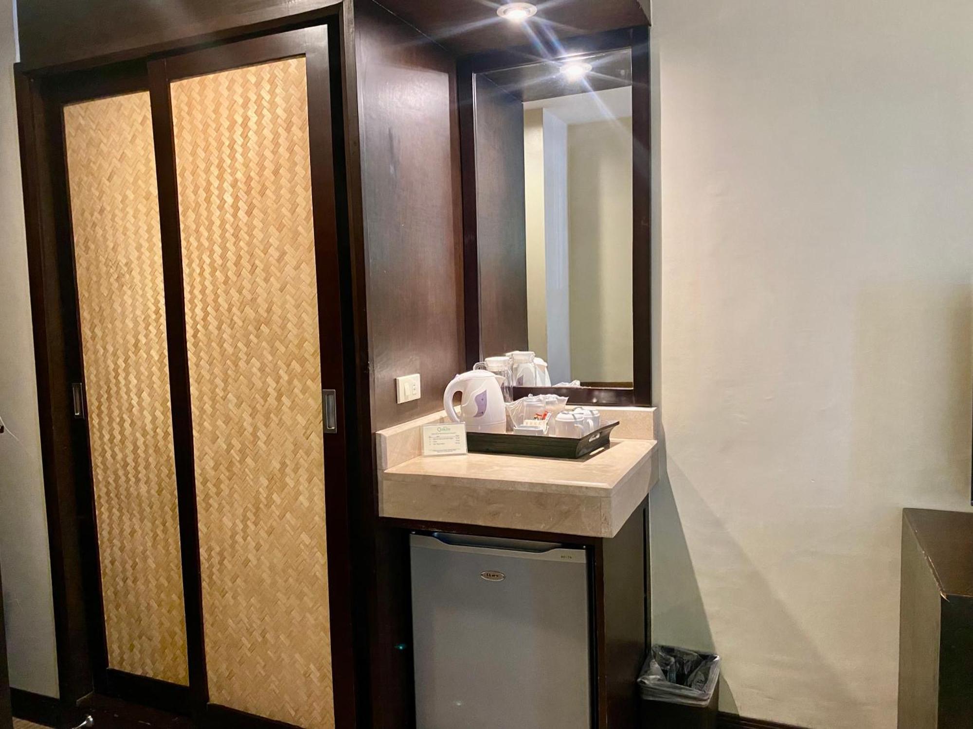Circle Inn Hotel&Suites Bacolod Exterior foto