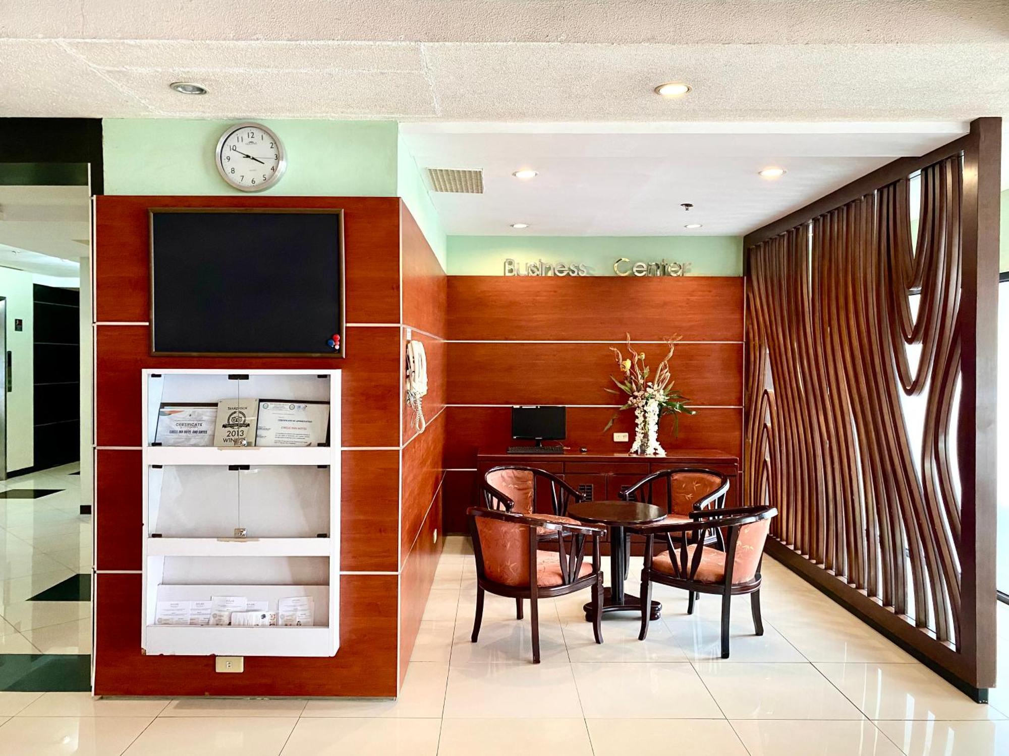 Circle Inn Hotel&Suites Bacolod Exterior foto