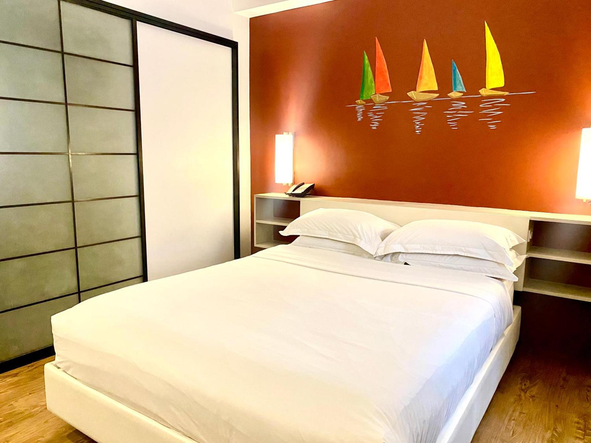 Circle Inn Hotel&Suites Bacolod Exterior foto