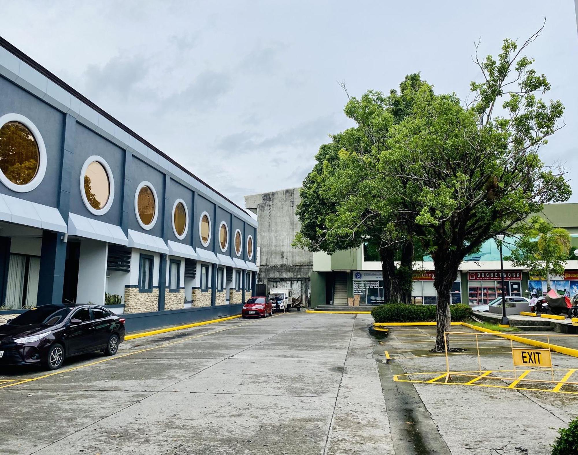 Circle Inn Hotel&Suites Bacolod Exterior foto