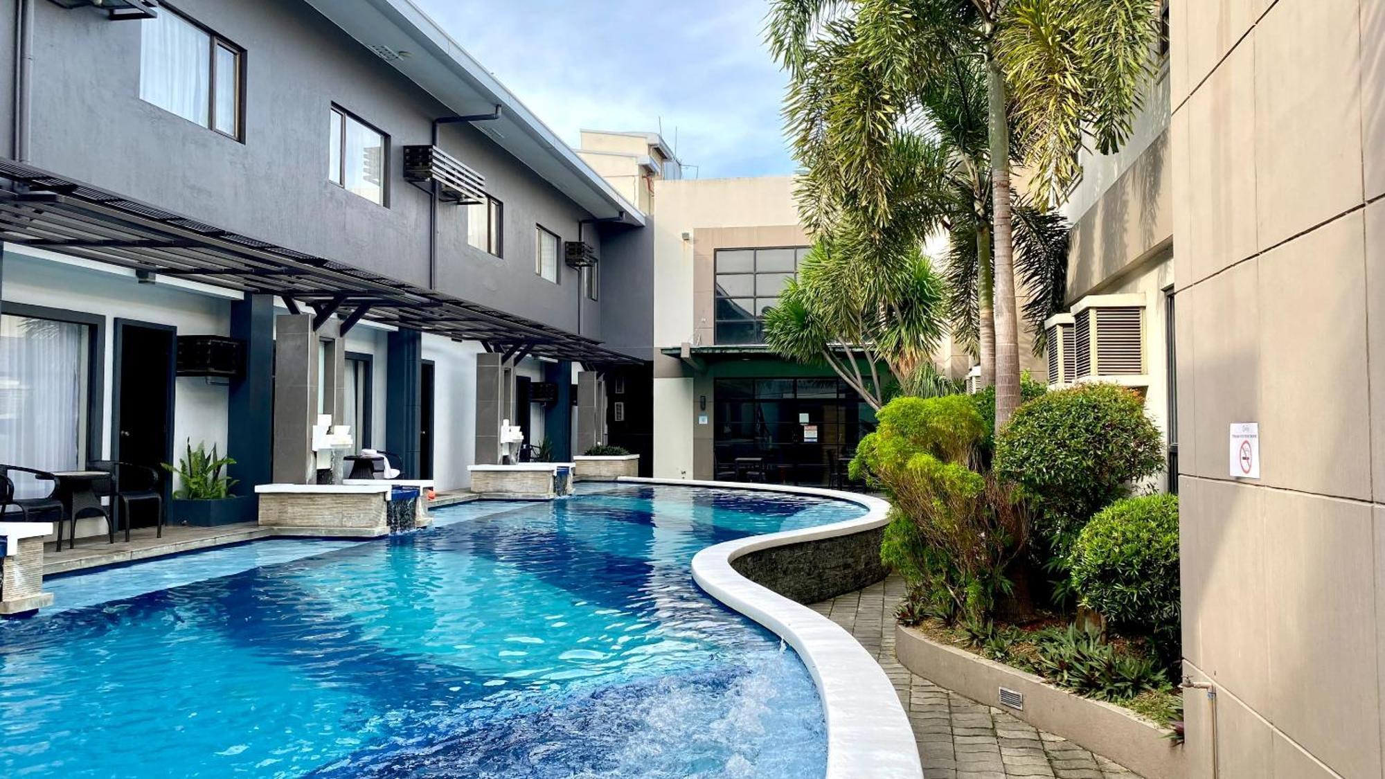 Circle Inn Hotel&Suites Bacolod Exterior foto