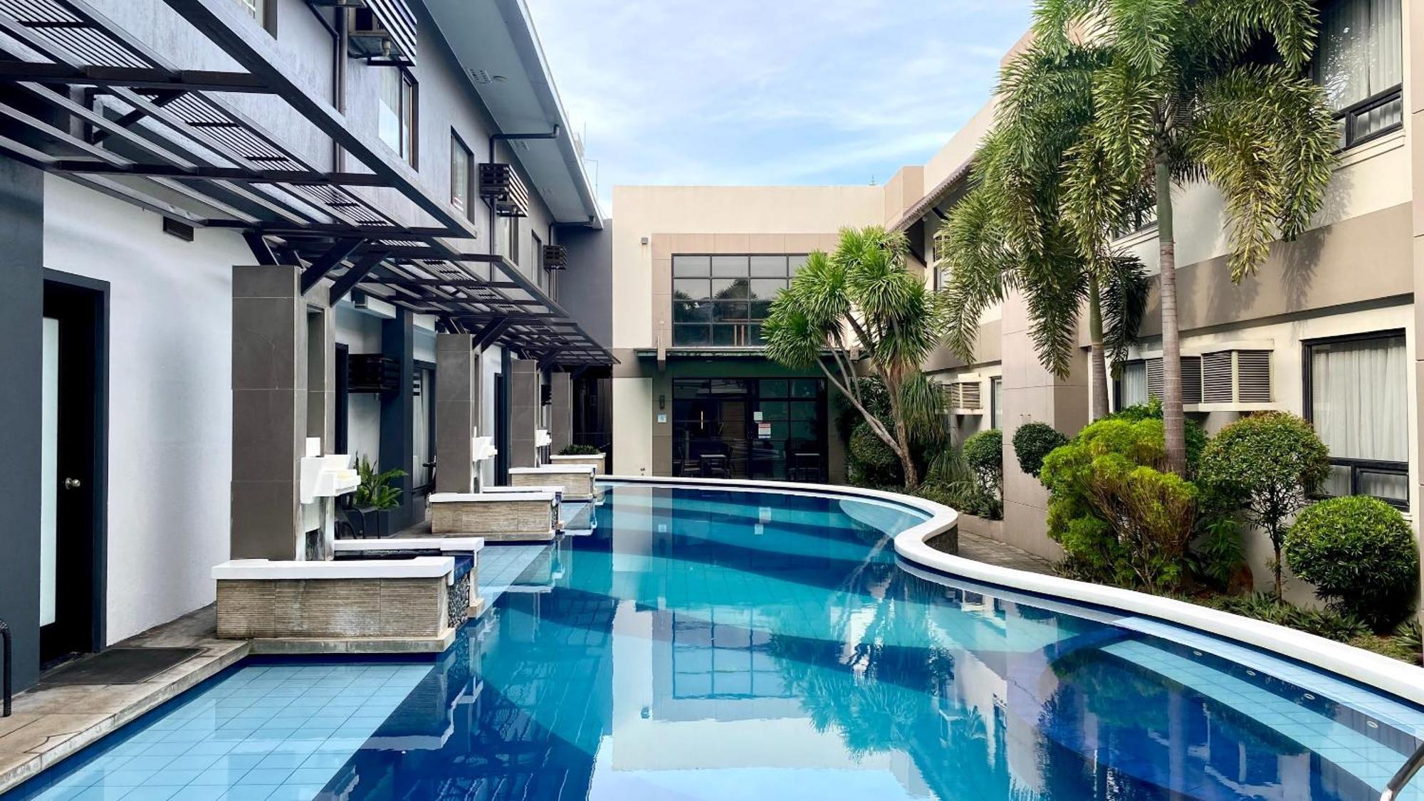 Circle Inn Hotel&Suites Bacolod Exterior foto