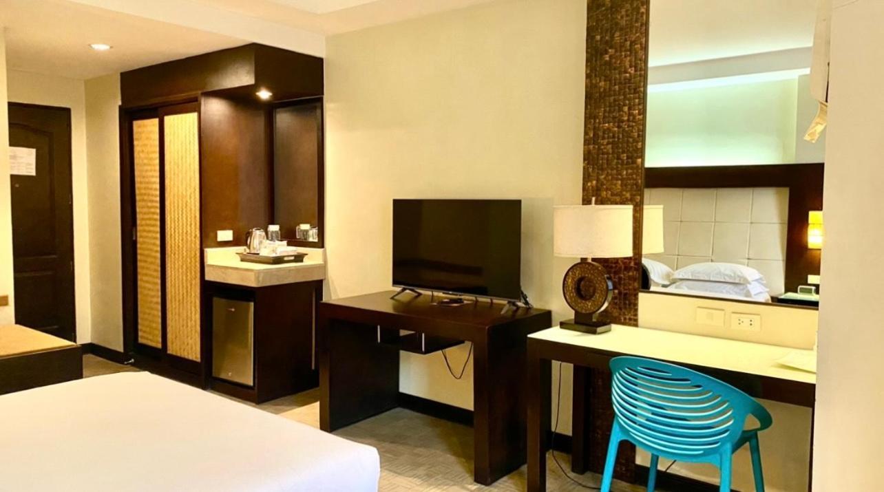 Circle Inn Hotel&Suites Bacolod Exterior foto