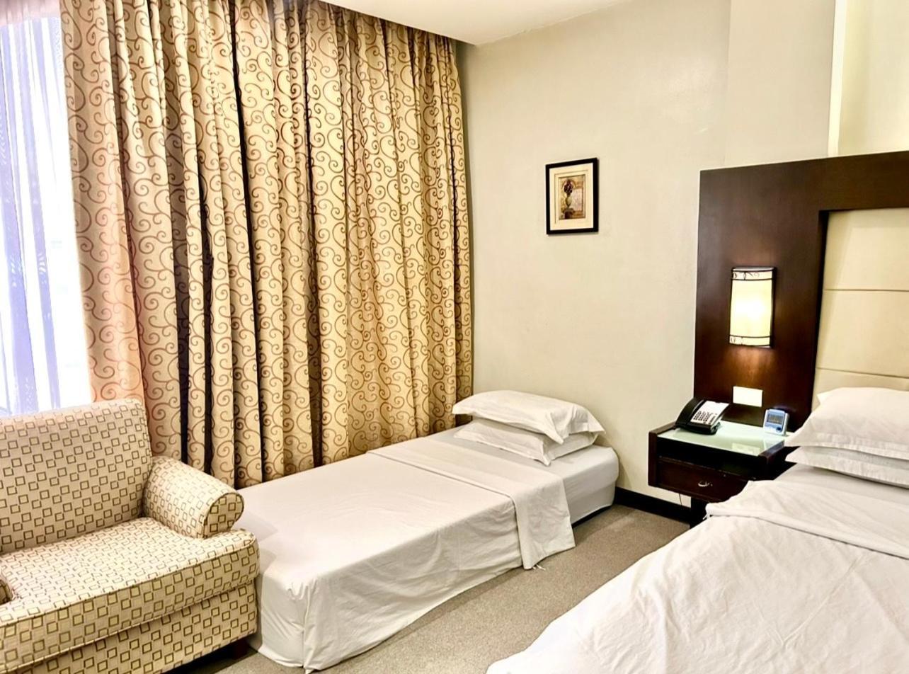Circle Inn Hotel&Suites Bacolod Exterior foto