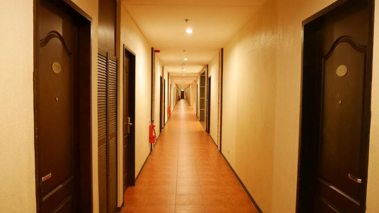 Circle Inn Hotel&Suites Bacolod Exterior foto