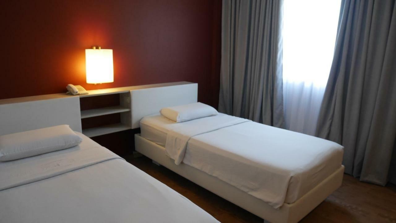 Circle Inn Hotel&Suites Bacolod Exterior foto